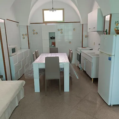 Prestigioso Palazzo Muia Con Vasca Idromassaggio Lejlighed Parabita